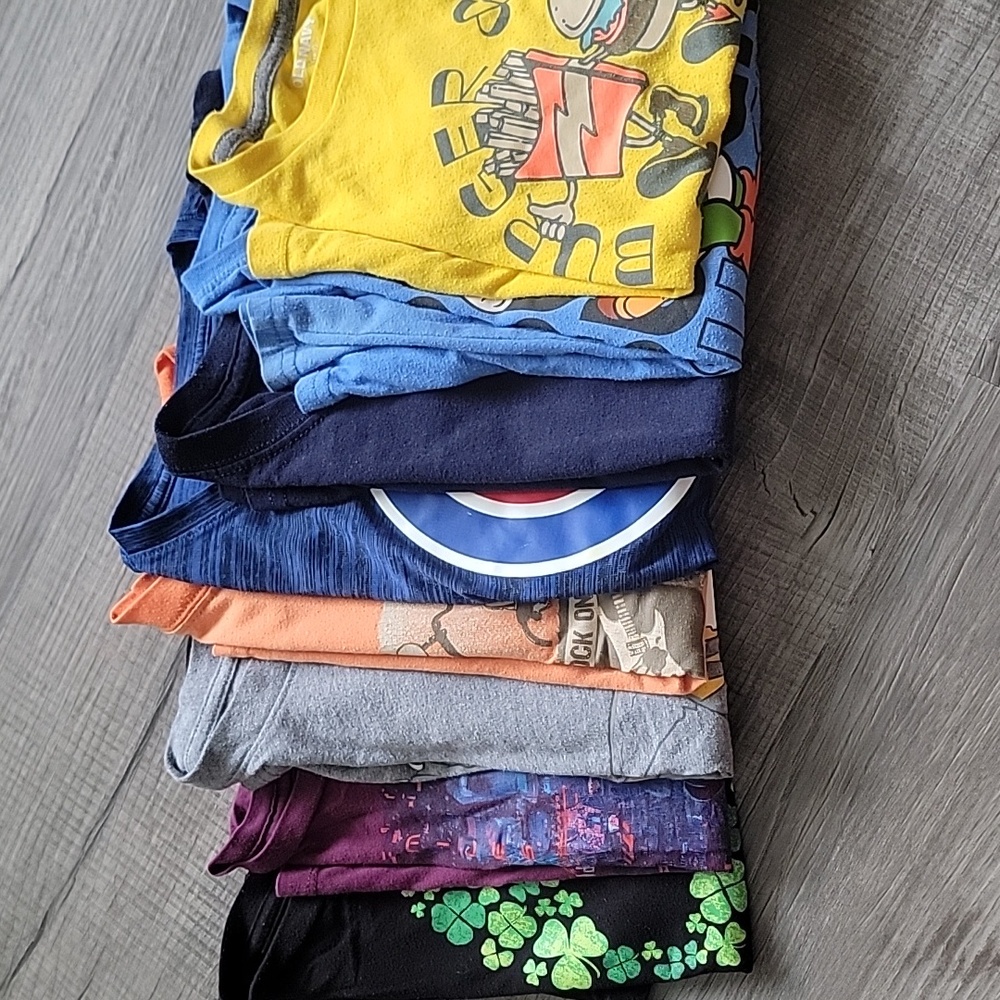 Youth boys size small t shirts.